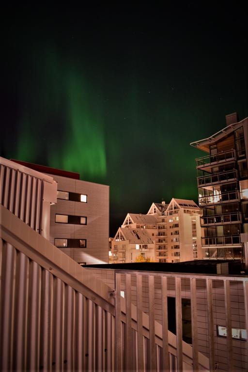 The Swan House By Heimaleiga Aparthotel Reykjavik Exterior photo